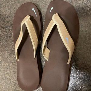 Nike thong flip flop  women's sz 9